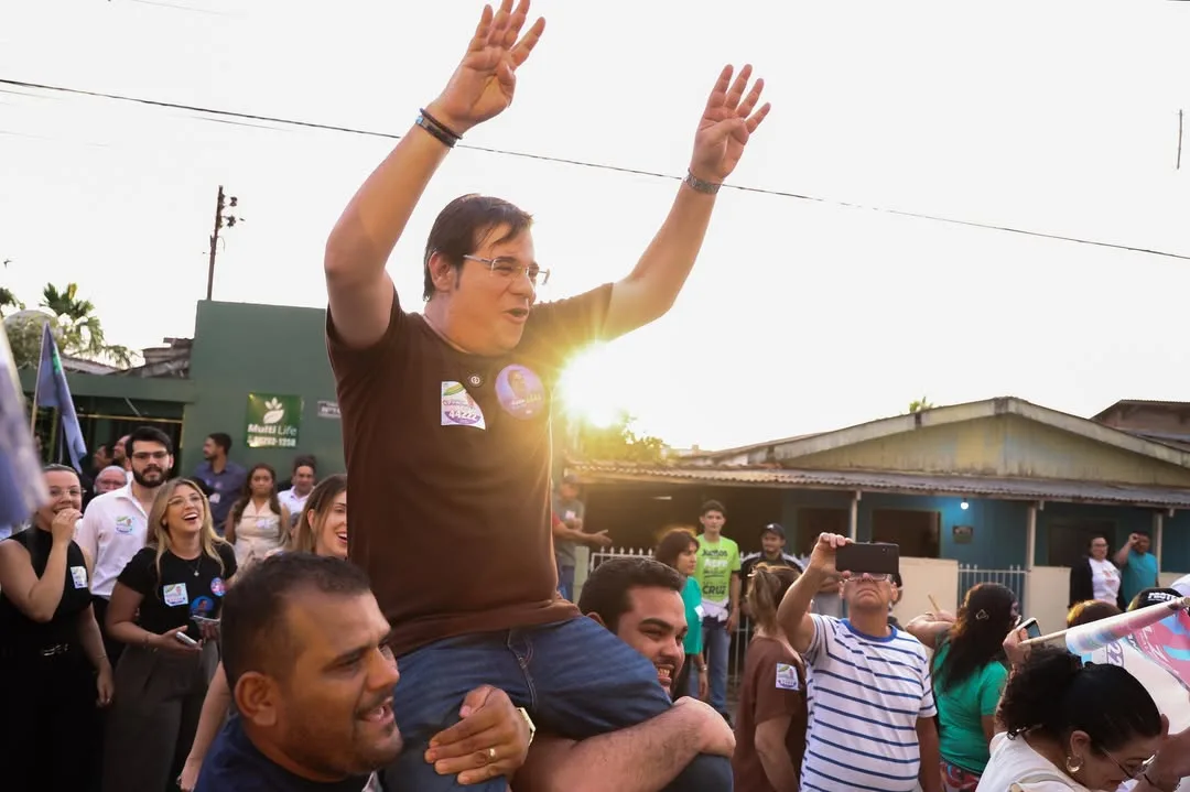 Dr. Fábio Rueda com apoiadores